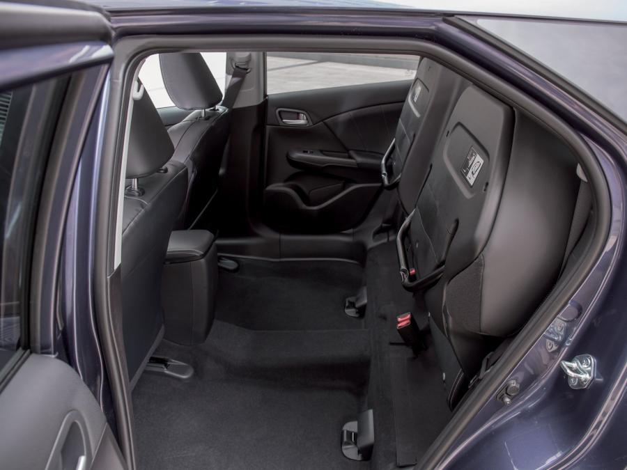  Honda Civic Tourer Sports Pack 2013 года  (фото 4 из 18)